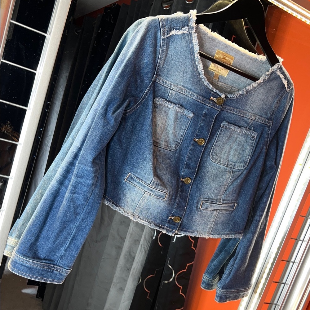 💎 Designer Vera Wang Frayed Trim Cropped Denim Jacket 💎